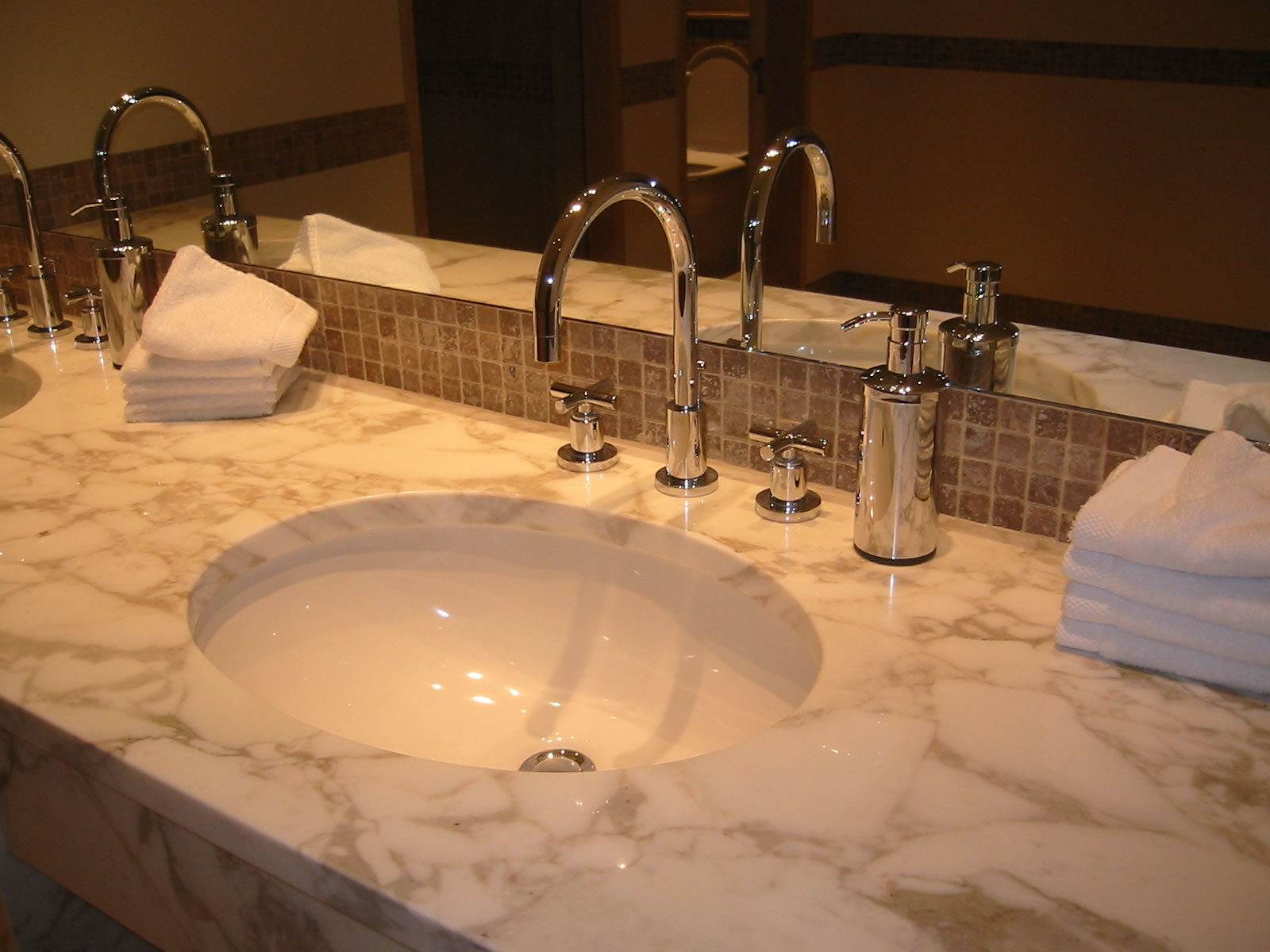 types of sink for bathroom